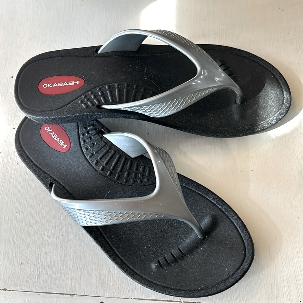 New Okabashi Womens S Marina Silver/Black Therapeutic Insole Flip Flop Sandals M